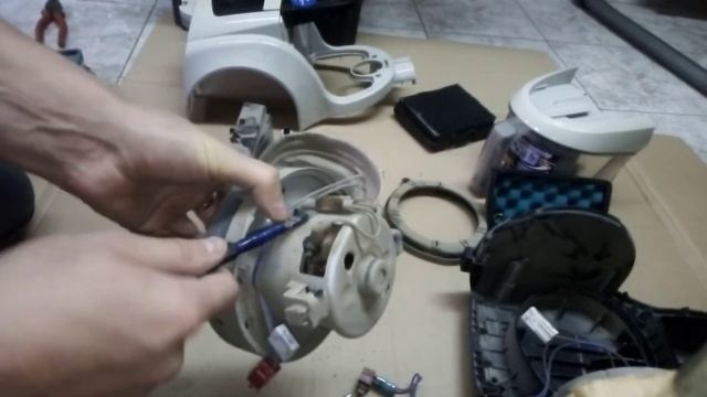 Не включается пылесос Самсунг SC4520, ремонт, разборка пылесоса, замена двигателя пылесоса Samsung смотреть онлайн