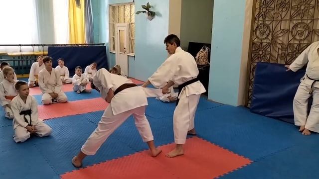 Элементы различных ката каратэ. Семинар по каратэ. смотреть онлайн
