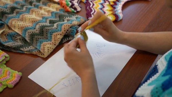 Вязание крючком №79 - Вяжем рисунок "Зигзаг" | Московское долголетие