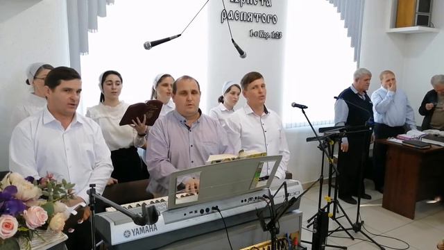 Сердцем, устами, умом, и душой/ Песнь Возрождения - 1326/ общее пение г.Горячий Ключ смотреть онлайн