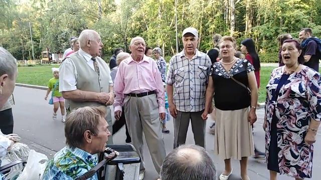 Парк кузьминки танцы и песни под гармонь смотреть онлайн