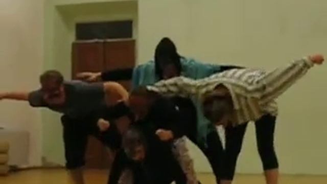 An Acting Troupe's Journey - Commedia dell'Arte improvisation смотреть онлайн