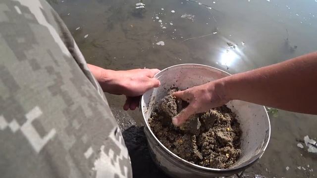 НА РЫБАЛКУ С СЫНОВЬЯМИ. Ловля леща на донки. смотреть онлайн