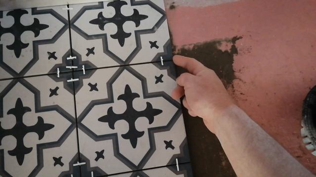 Испанцы, Вы не перестаете меня удивлять! О-оочень ровная плитка!!! смотреть онлайн