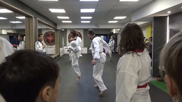 тренировка по ТХЭКВОНДО!!! Хабаровск!!! смотреть онлайн