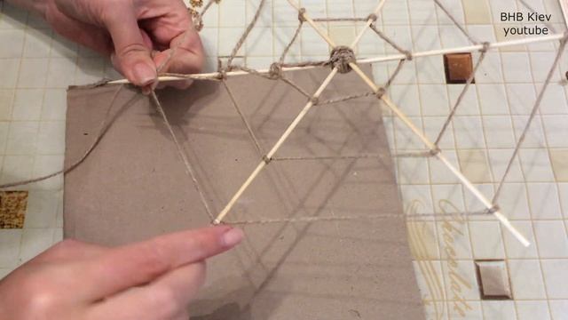 Простые Осенние поделки из природных материалов в детский сад или школу. Из листьев, желудей. ПАУК смотреть онлайн