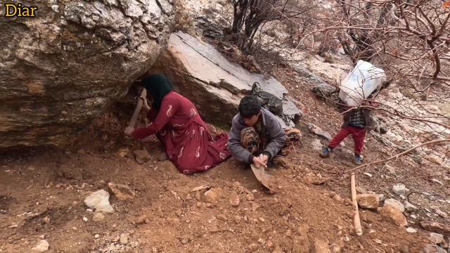 Harassing Maryam's wife and taking refuge in the cave. смотреть онлайн