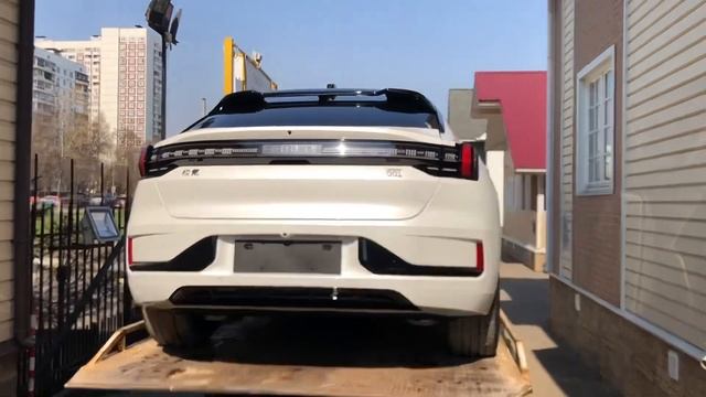 Вот вам электромобиль ZEEKR 001. Новый. Первая доставка в 2023г. смотреть онлайн