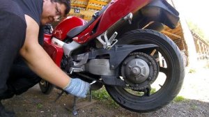 Смазка и чистка цепи Honda VFR 800 и CB 600