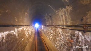 Старый железнодорожный мост и тоннель в Карпатах - Поезда в тоннеле
