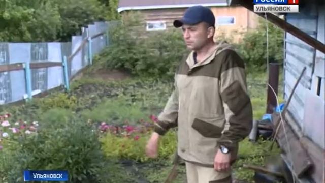 Дома рушатся и сползают вниз по склону