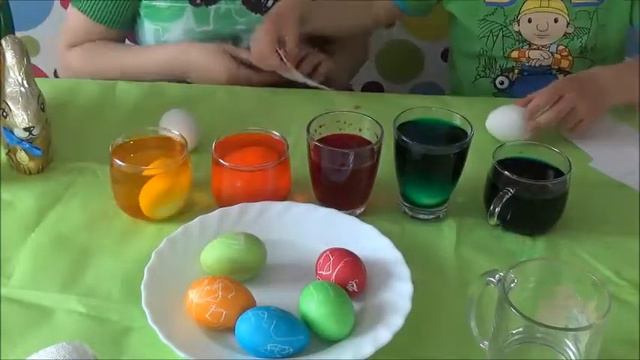 Красим яички к Пасхе! Яички-смайлики! смотреть онлайн