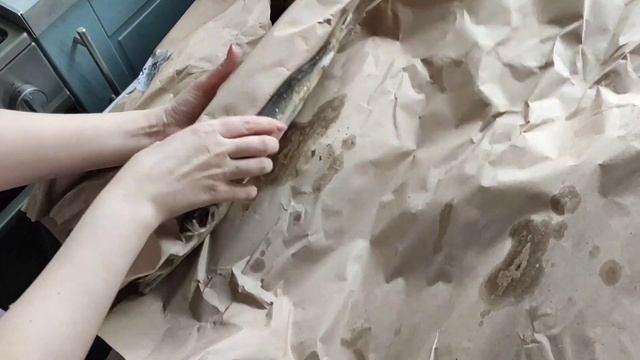 Астраханская рыбка. Вскрываем посылку из Астрахани. смотреть онлайн