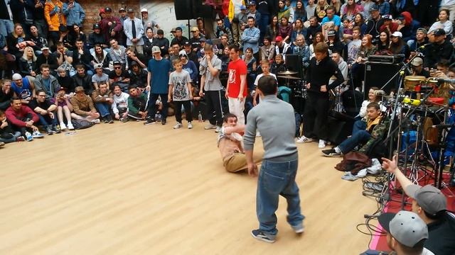 V1 Battle. POWERMOVE 7toSmoke