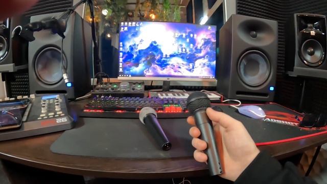 Как пользоваться микрофоном на сцене смотреть онлайн