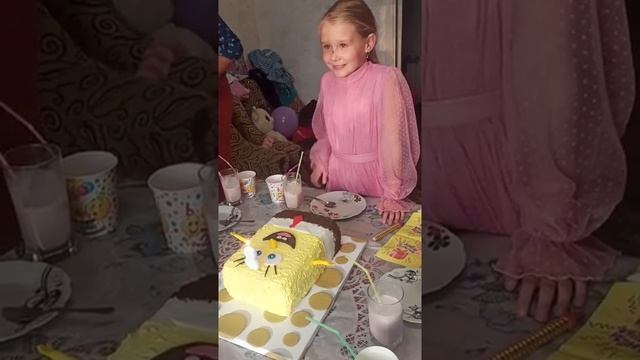 день рождения, торт Спанч Боб?