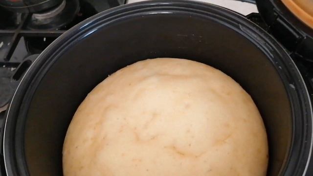 Вкусный кекс с кремом. Делаем сами вкусняшку к чаю. Ириша помогает сделать кекс смотреть онлайн