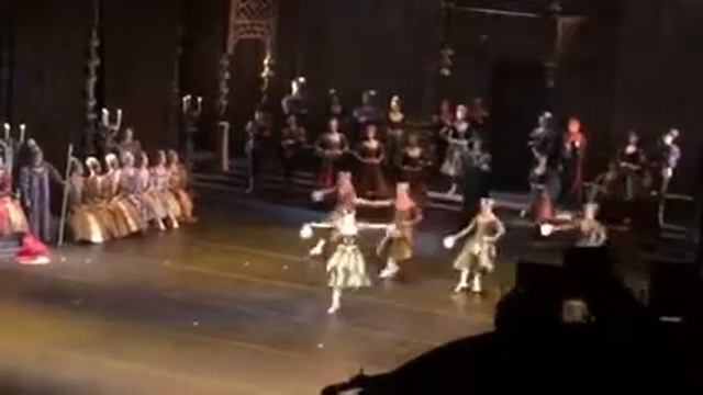 Александра Дорофеева Неаполитанский танец Лебединое озеро МАМТ 22.0917 смотреть онлайн