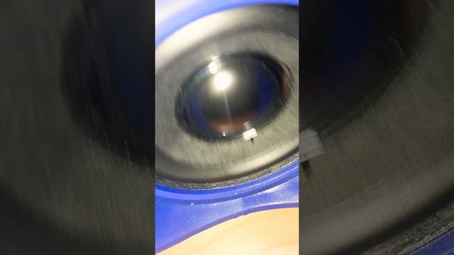 BASS TEST SPEAKER смотреть онлайн