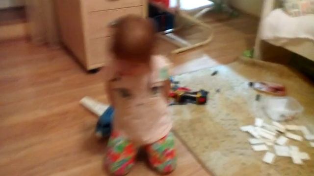 Алиса чинит самолет! смотреть онлайн