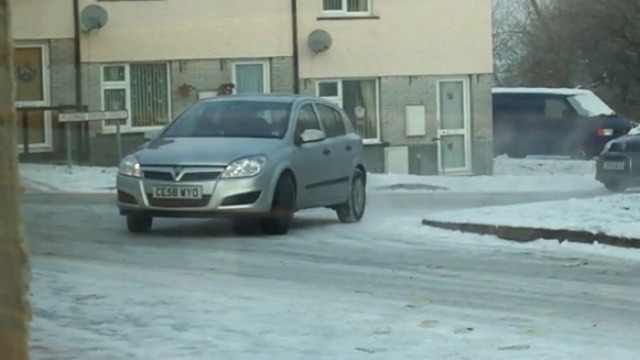 Нереально скользкая дорога смотреть онлайн