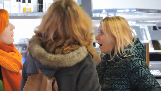 Nikon CoolPix P600 60x zoom test. Russian girls in the Mall. смотреть онлайн