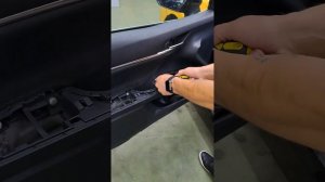 снятие дверной карты Toyota Camry