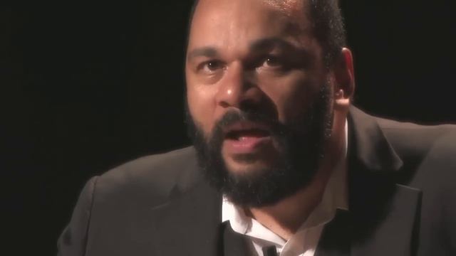 Dieudonné - Le Mur - RARE - 2013 Spectacle Entier Théatre De La Main D'or (HD-720p)