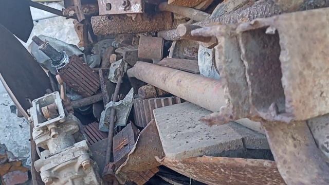 Тонны металла а цены нету. ??? смотреть онлайн