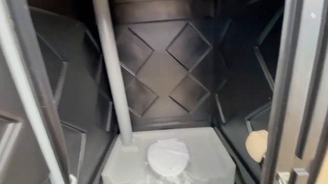 ? Самая недорогая Туалетная кабина Рецикл черного цвета, бак 250 л смотреть онлайн