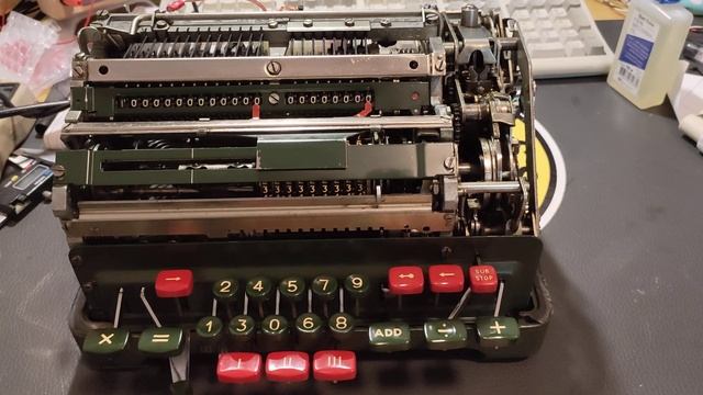 dividing by zero on a vintage mechanical calculator (Facit ESA-0) смотреть онлайн