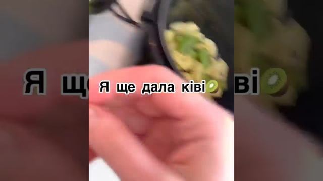 Шарлотка в мультиварке смотреть онлайн