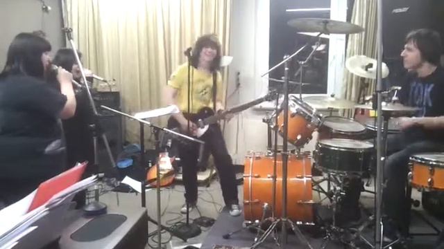 Marke Eigenbau - Du Entscheidest (live im Proberaum des CJD Dortmunds) смотреть онлайн
