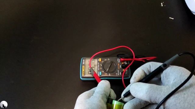 Vacuum cleaner repair (battery replacement).Ремонт пылесоса(замена батареек). смотреть онлайн