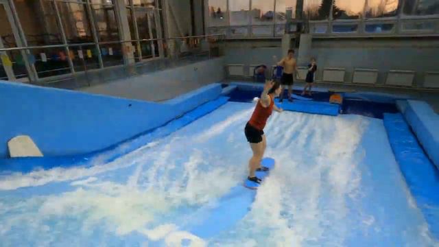 Серфинг на искусственной волне