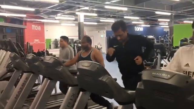 Foysol Choudhury MBE & Team, Getting ready for Men's 10K Edinburgh 2018, Sunday, 4 November 2018. смотреть онлайн