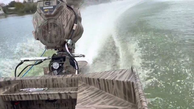 Лодка 5.5м болотоход Мотор болотоход. смотреть онлайн