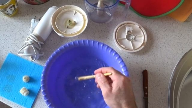 Погружной блендер Tefal HB-713137.Чистка крышки ёмкости. смотреть онлайн