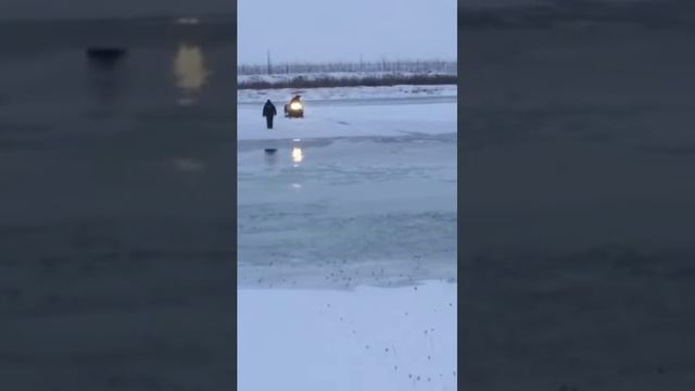 BRP Lynx 69 Yeti Army 600 H.O. E-TEC идет по воде смотреть онлайн