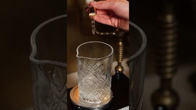 ГОТОВИМ МАРТИНИ ОТ НАШИХ ГОСТЕЙ #бар #бармен #кафе #коктейль #питер #спб смотреть онлайн