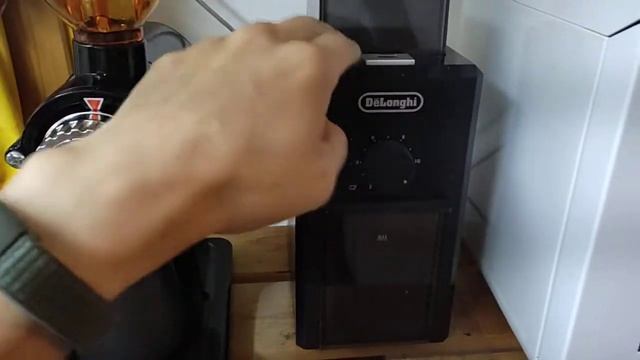 5만원대 그라인더 소리크기 비교 - 알리발 600n VS Delonghi KG79 / Flat Burr Coffee Grinder Noise Comparison смотреть онлайн
