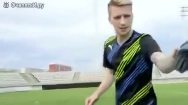 Трюк от бывалого футболиста смотреть онлайн
