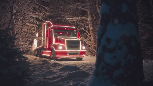 Караван CocaCola путешествует по России