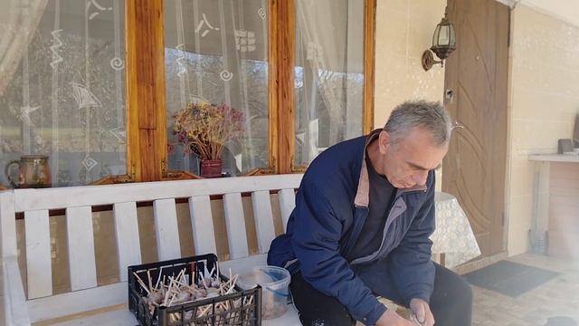 Чеснок посадил, а на улице+20. смотреть онлайн