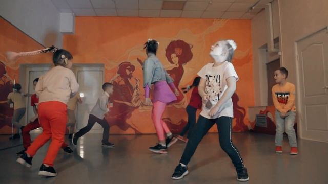 НОВЫЙ ГОД В «СТУДИИ 17» смотреть онлайн