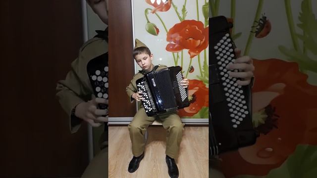 Матяшов Семён - "Смуглянка" А. Новиков, обр. Е. Лёвина. смотреть онлайн