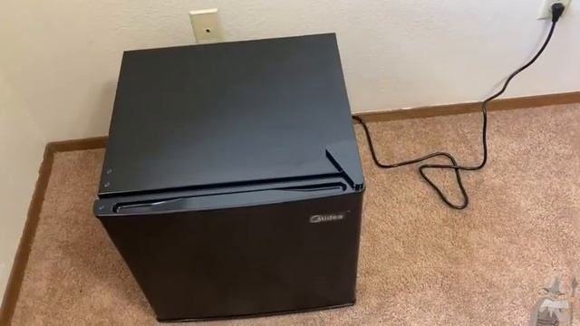Midea Mini Refrigerator