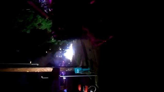 Power lines down at Pok Pok смотреть онлайн