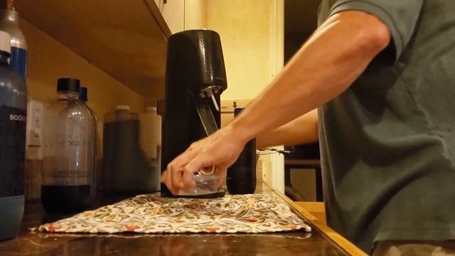 Soda Stream Bag In Box and Carbonator Refilling at home. смотреть онлайн
