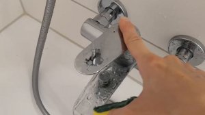 Как очистить ИЗВЕСТКОВЫЙ налет на КРАНЕ / САНТЕХНИКЕ. Как ОТМЫТЬ КРАН от НАЛЕТА.